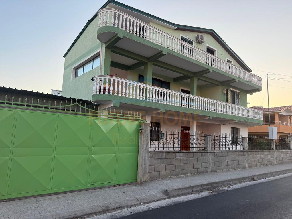 0696044423Shitet, Shtepi Private, Lagja Nr.18, Durrës – Tiranë - 1