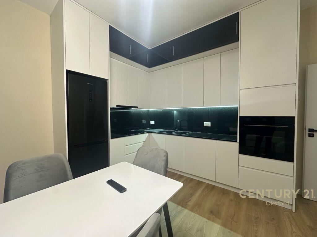 APARTAMENT PER QIRA 2+1 ME POST PARKIMI NE SAUK I RI – Tiranë - 1