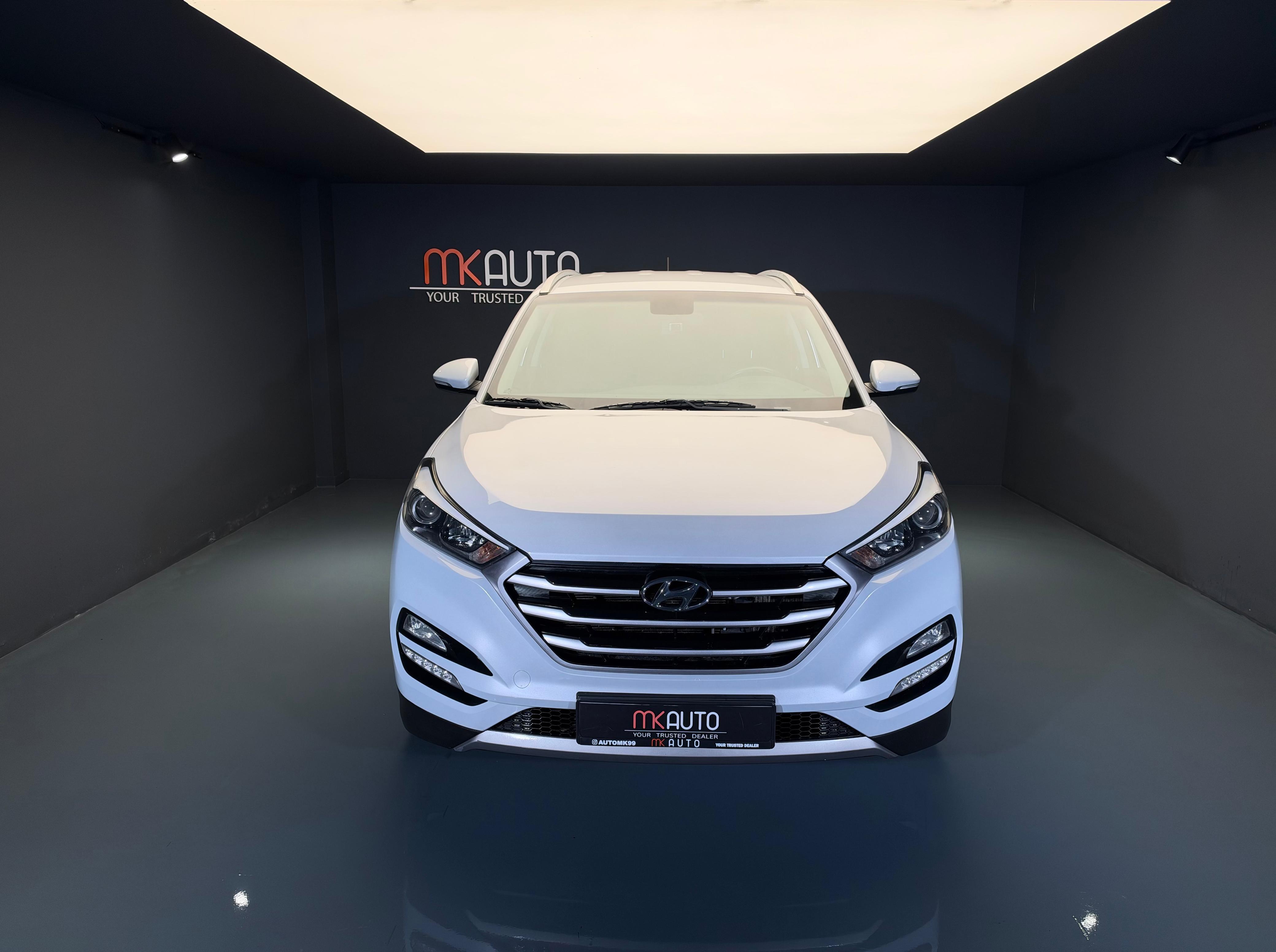 HYUNDAI TUCSON 2.0D 4X4 PREMIUM+ – Tiranë