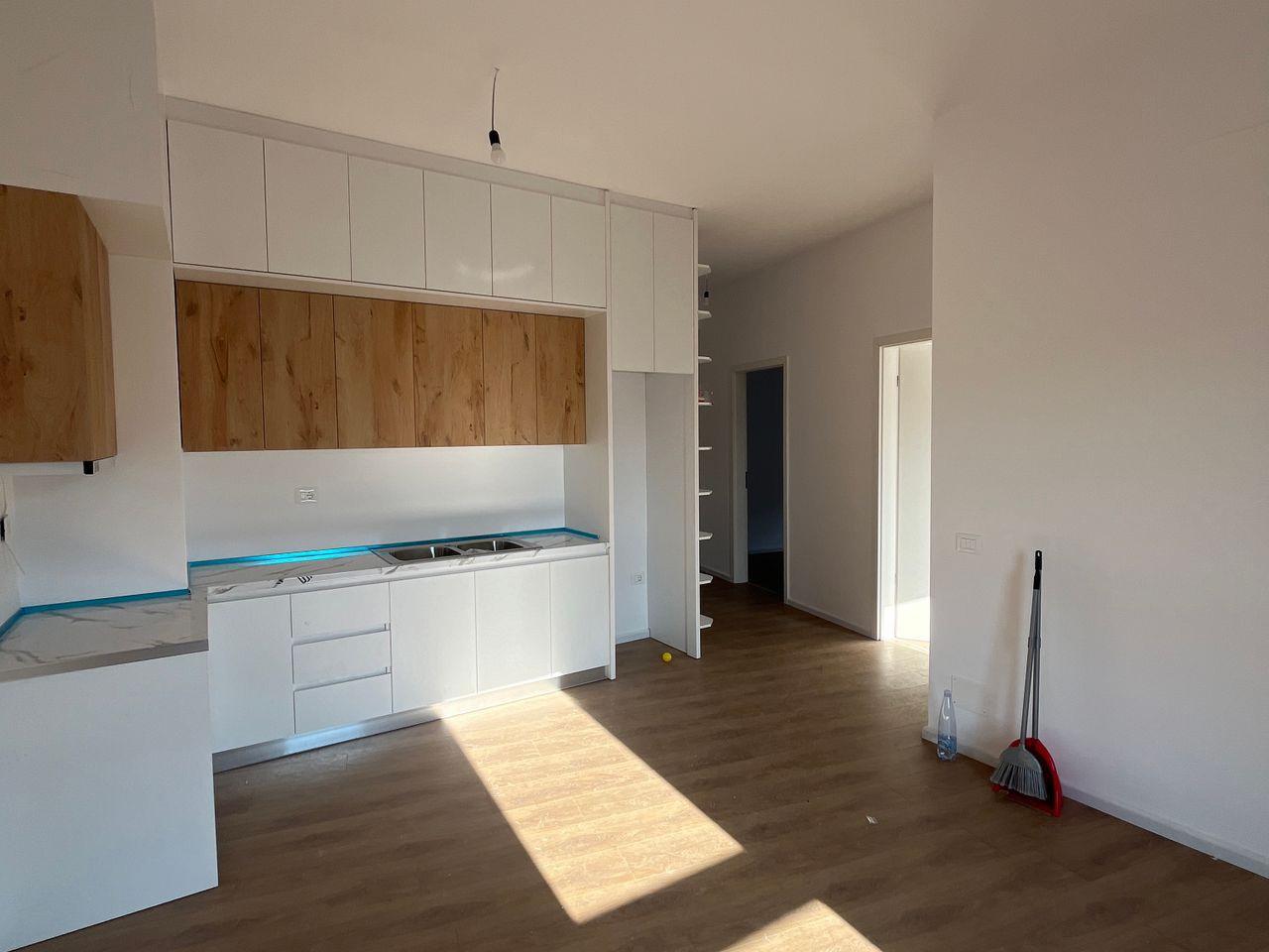SHITET APARTAMENT 2+1 ALI DEMI 128.000 EURO – Tiranë