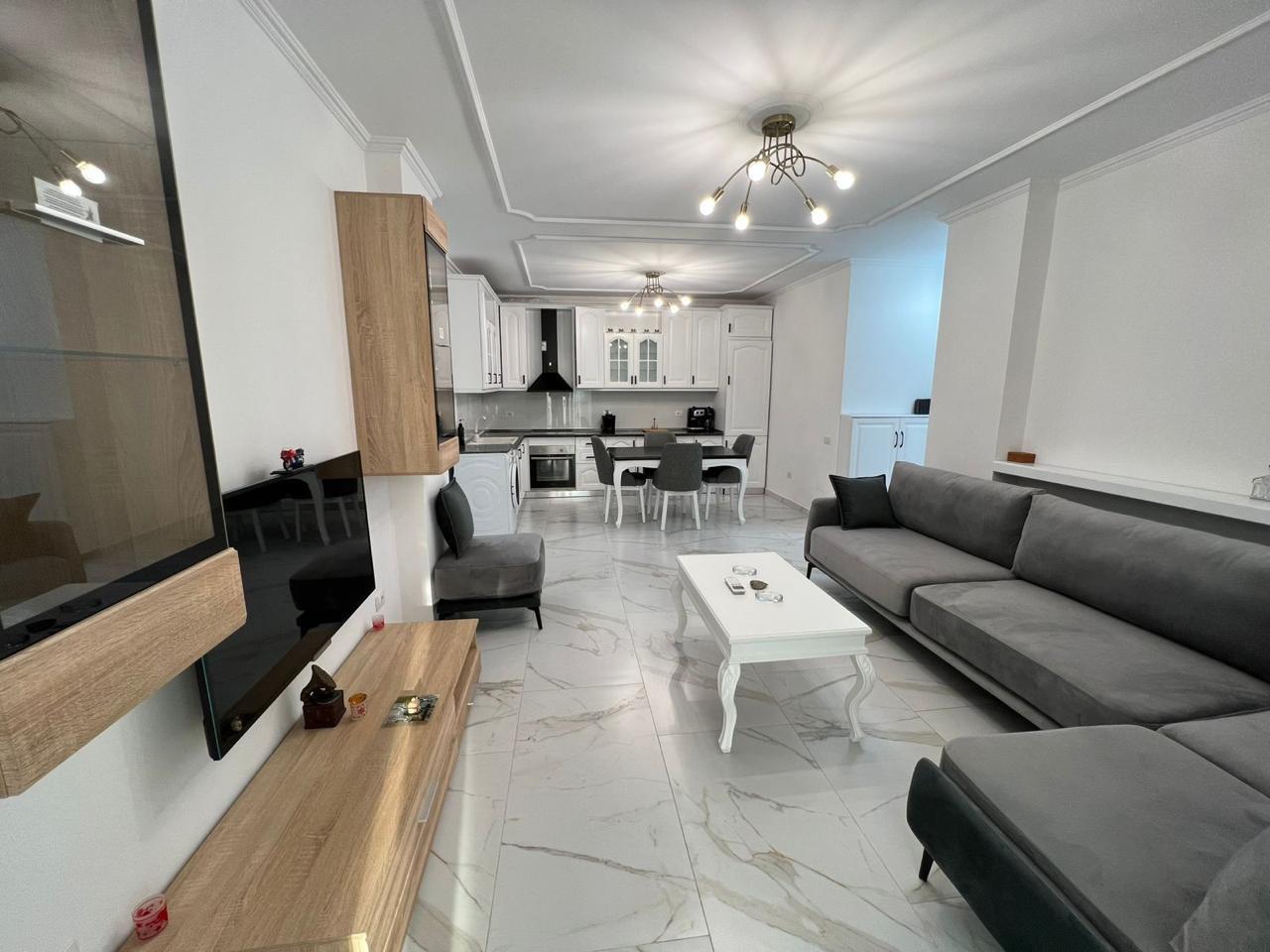 APARTAMENT ME QERA 2+1+2 BLLOK 1.200 EURO – Tiranë