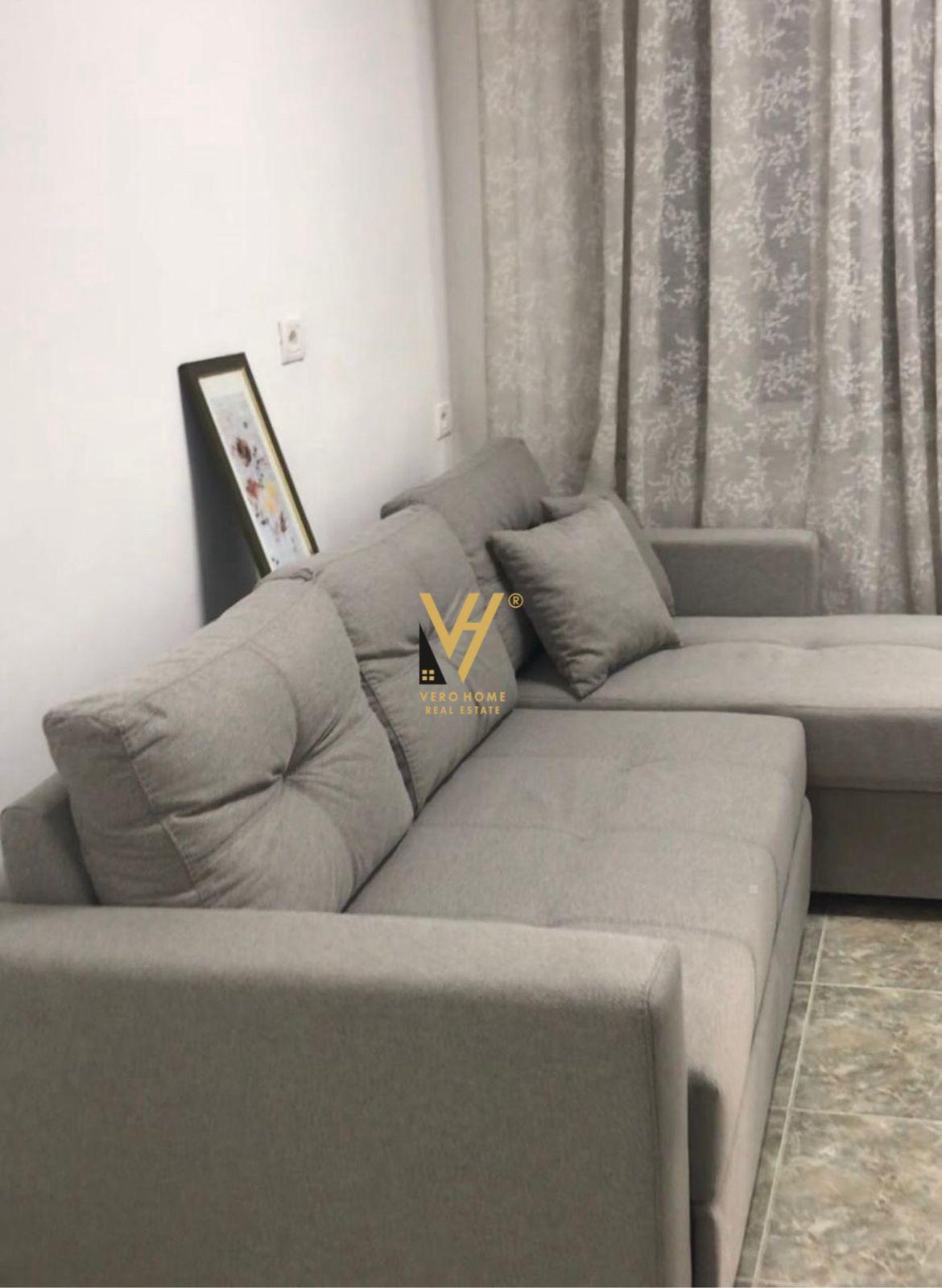 JEPET APARTAMENT 2+1 ME QIRA TE RRUGA E DIBRES 55.000 LEKE – Tiranë