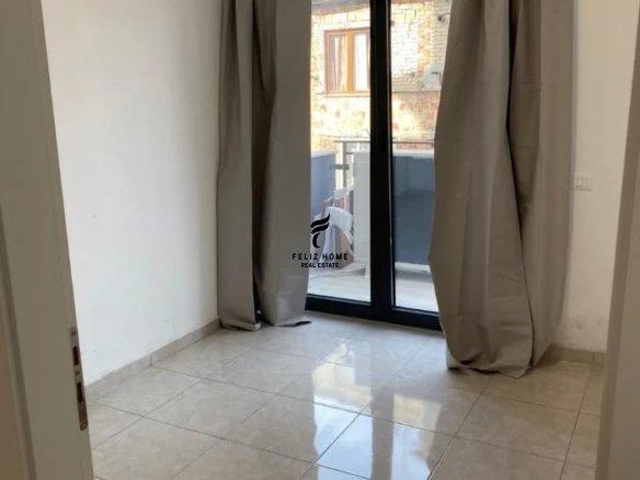 ZYRE ME QERA 85 M2 PAZARI I RI 80.000 LEKE FH-68375 – Tiranë