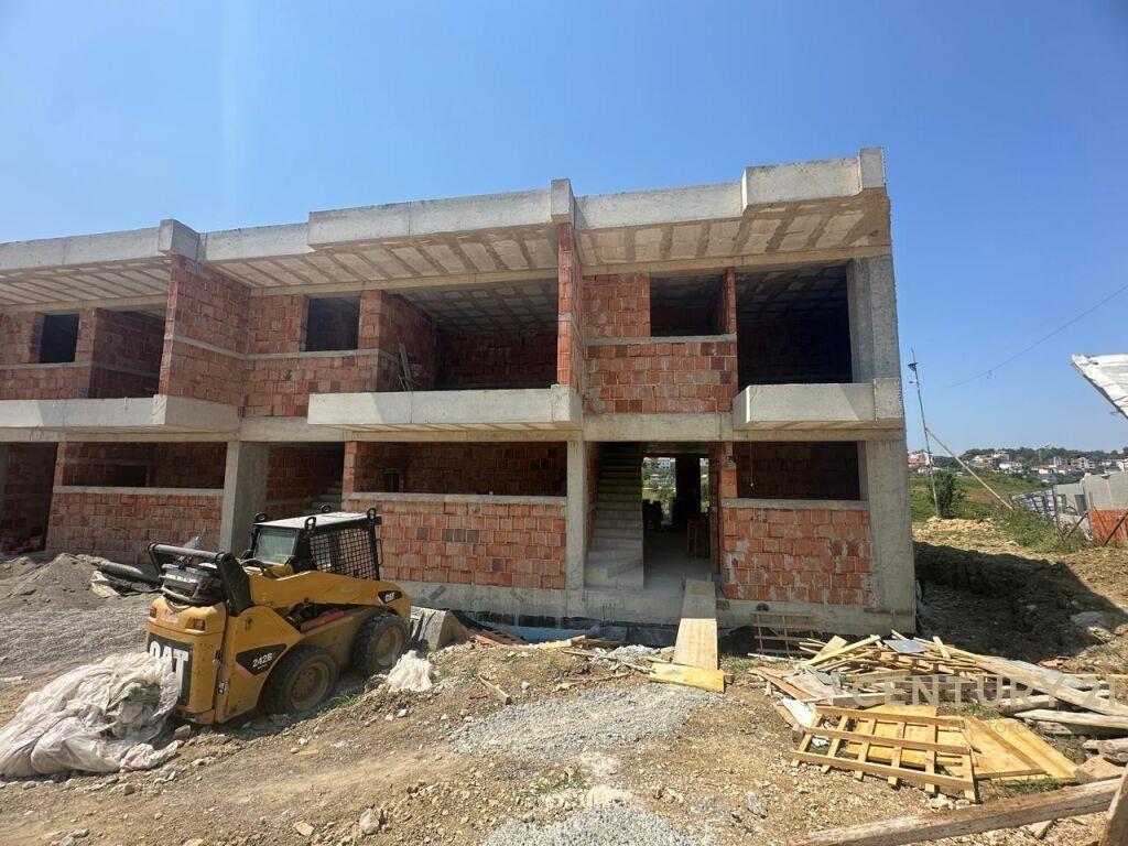 SHITET VILE EKSKLUZIVE TE KOMPLEKSI "SIAR" , LIQENI FARKES, – Tiranë - 1