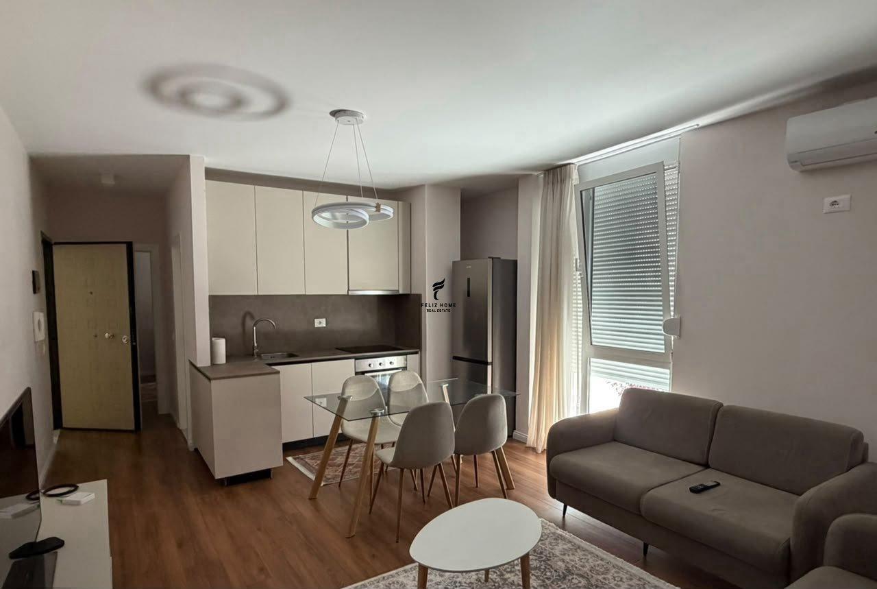 APARTAMENT ME QERA 2+1 QENDER 75.000 LEKE FH-80596 – Tiranë