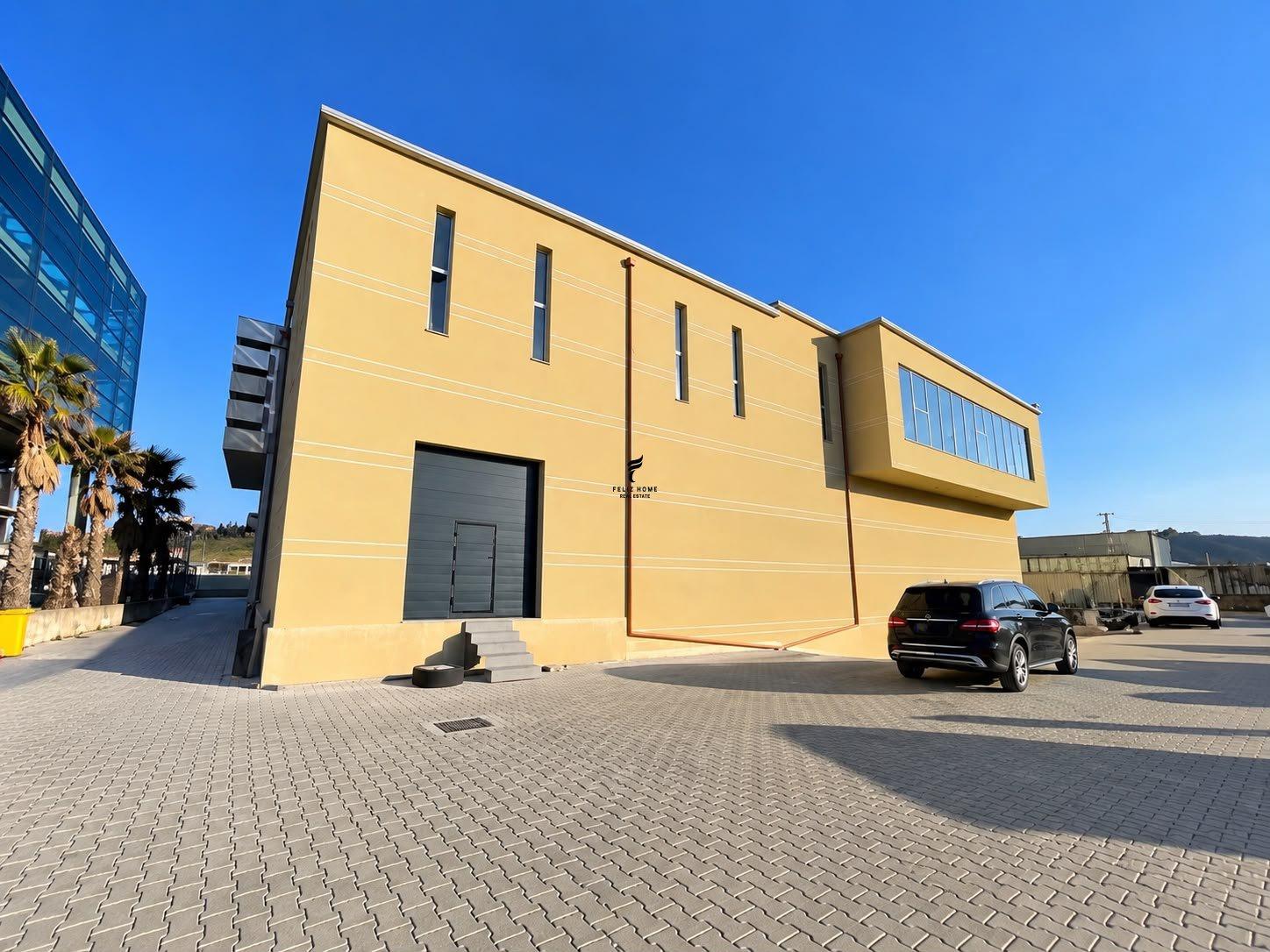 SHITET NDERTESE 3000 M2 AUTOSTRADE TIRANE-DURRES 2.500.000 E – Tiranë