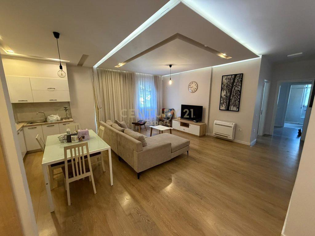 Shitet apartament 2+1+2 tek Liqeni i Thatë, 113 m² – Tiranë