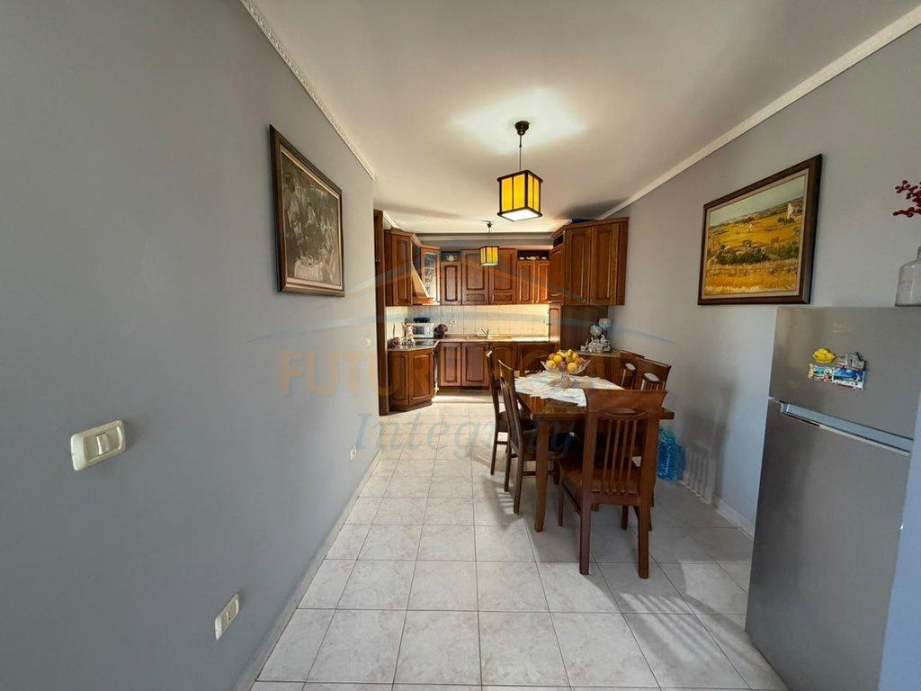 0696043713, Shitet, Apartament 2+1, Rruga e Dibrës, Tiranë. – Tiranë
