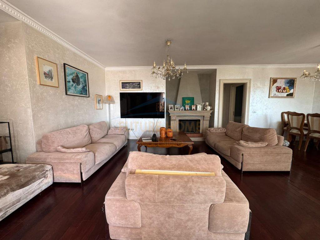 0692268458 Shitet, Penthouse, Qender, Tirane . – Tiranë