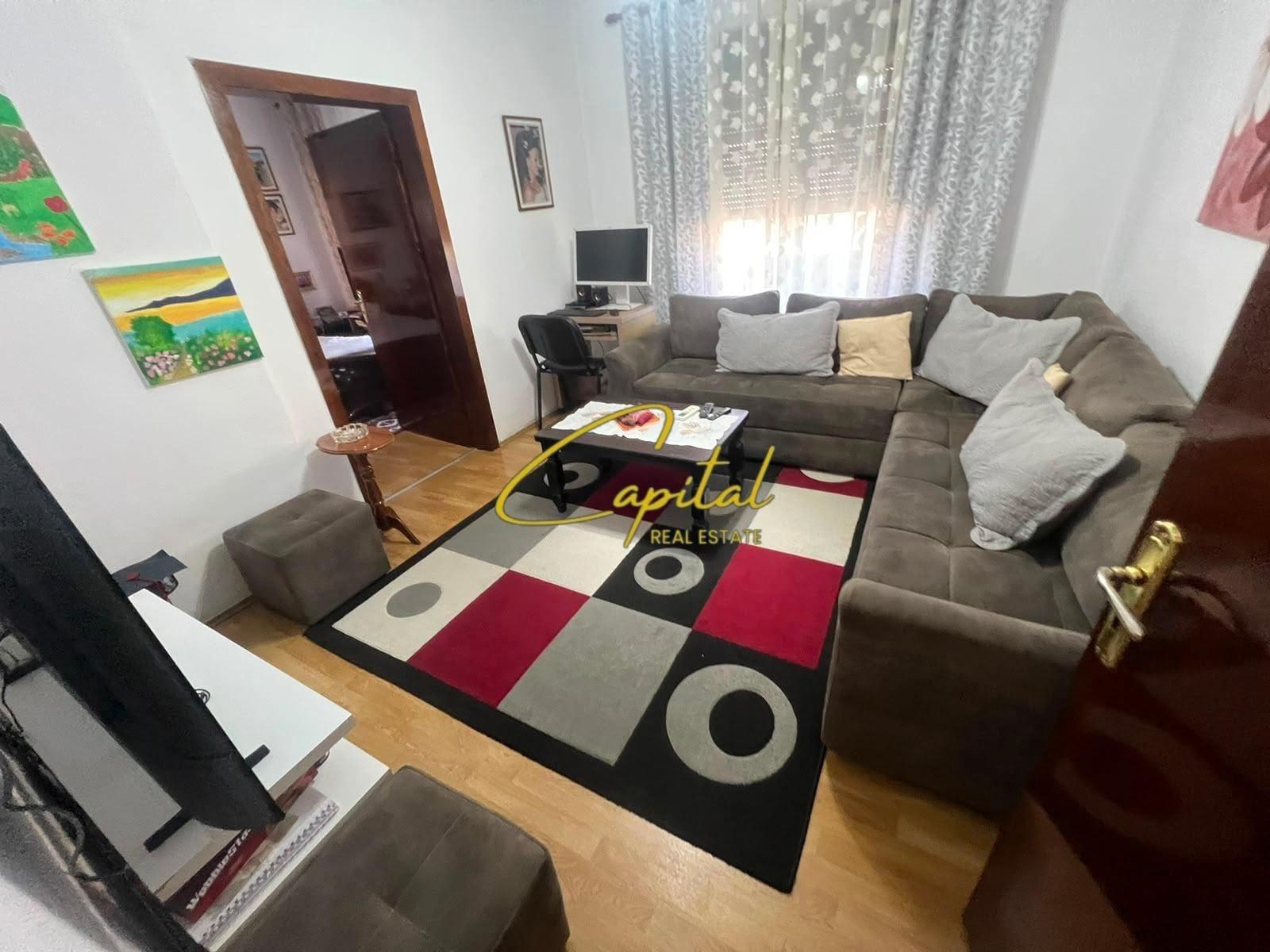 APARTAMENT ME QIRA 3+1 RRUGA BARDHYL 60.000 LEKE – Tiranë