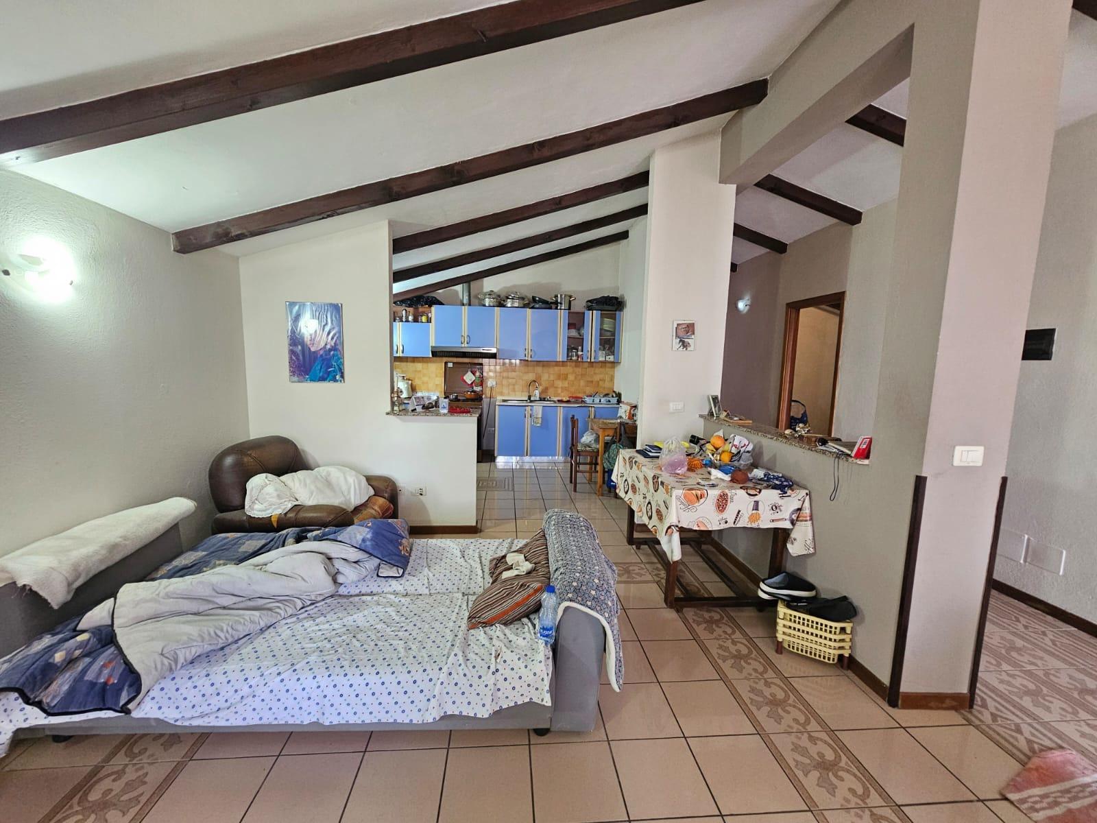 SHITET APARTAMENT 3+1 PRANE KAZAZIT – Durrës