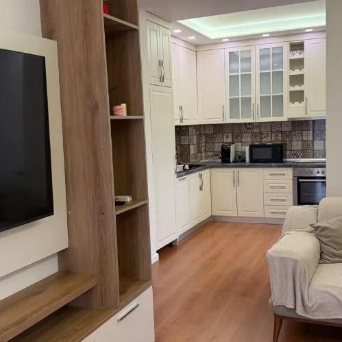 🏡✨ JEPET ME QIRA APARTAMENT 2+1 | LIQENI I THATË 📍 Rruga – Tiranë