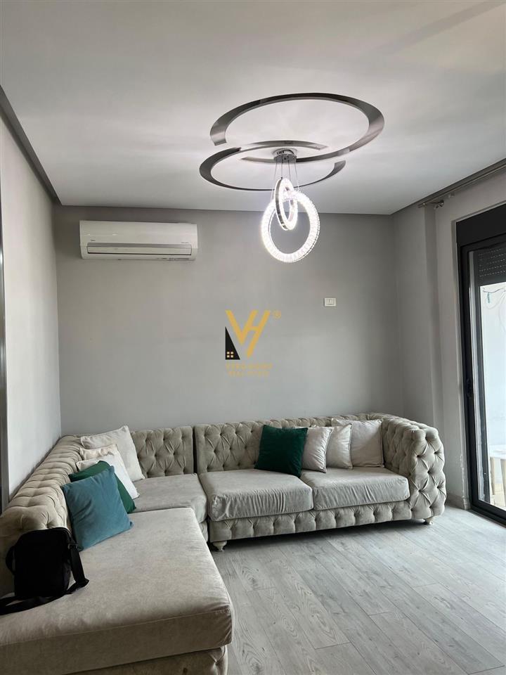 JEPET APARTAMENT 1+1+BLK ME QERA TE UNAZA E RE 500 EURO – Tiranë