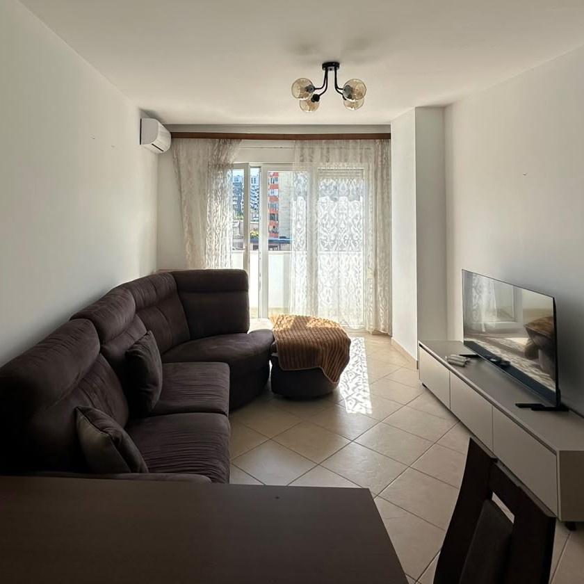 🏡 JEPET ME QIRA APARTAMENT 1+1 – KOMPLEKSI KONTAKT 📍 Vend – Tiranë