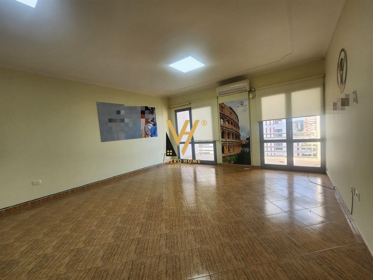 JEPET ZYRE 100 M2 ME QIRA TE ZOGU I ZI 800 EURO – Tiranë
