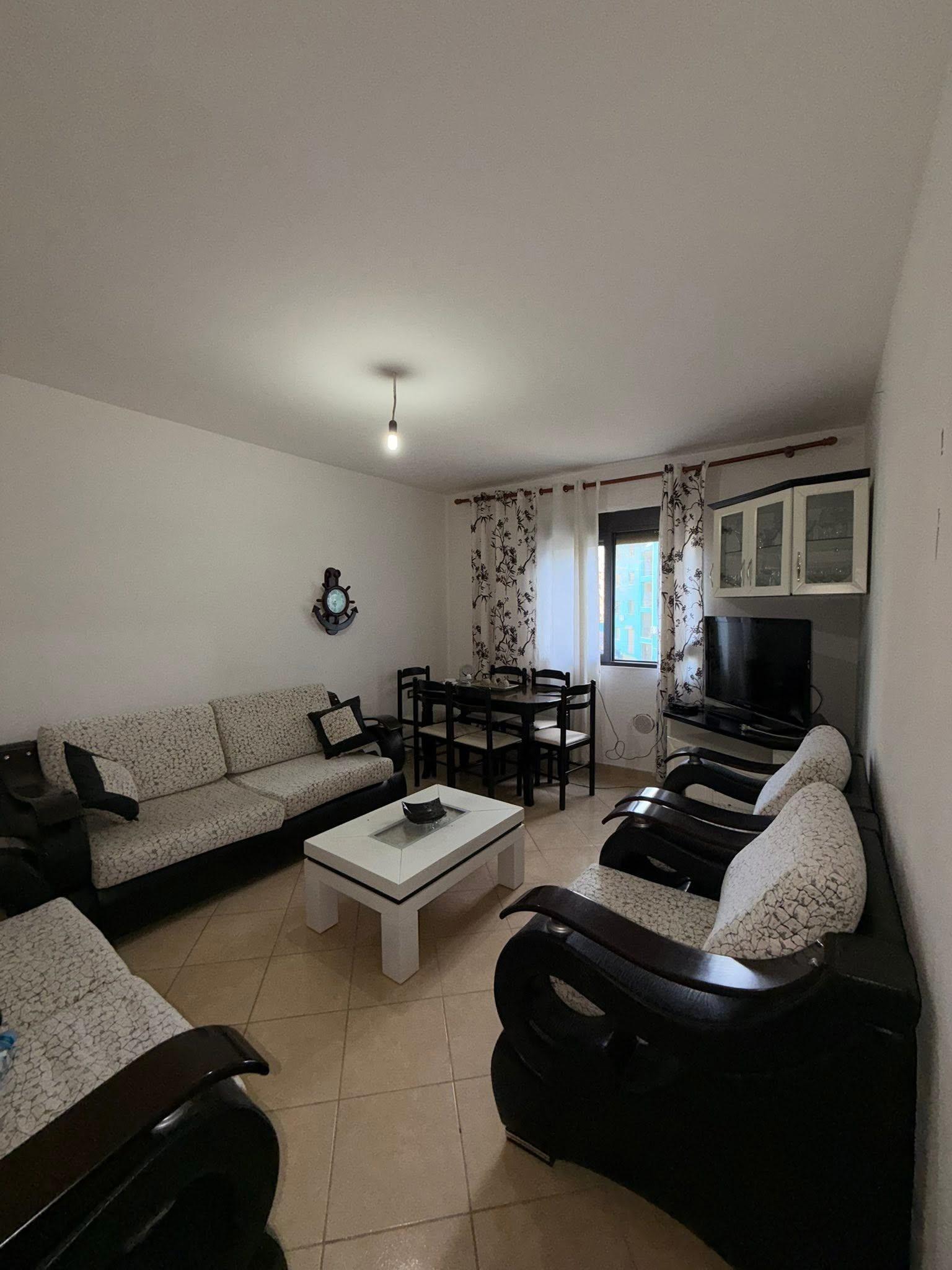 APARTAMENT ME QERA • 2+1 (E pershtatur) ☎️ +355 0692039456 – Durrës - 1