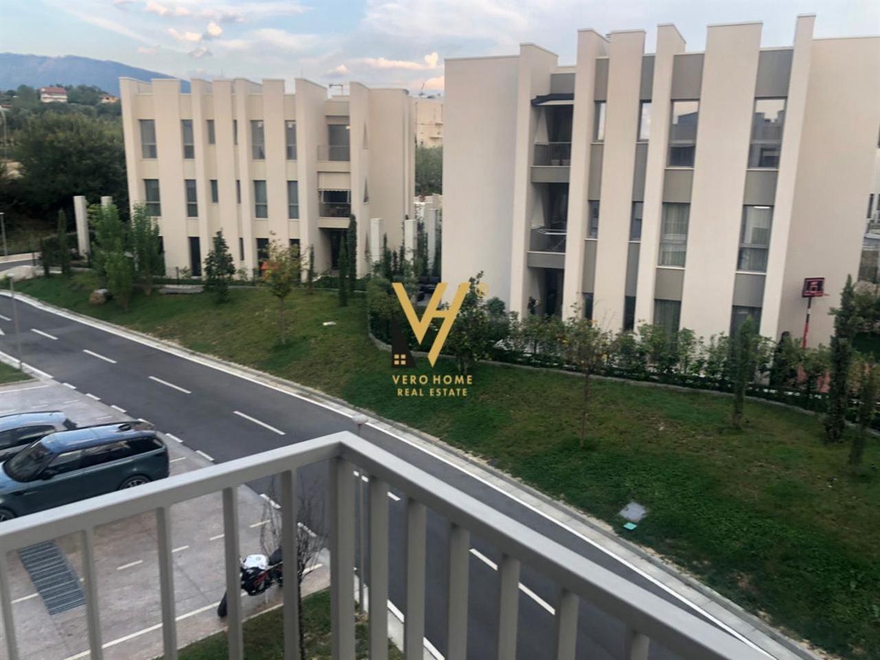 JEPET APARTAMENT 2+1+2 ME QIRA TE LIQENI I THATE 1.500 EURO – Tiranë