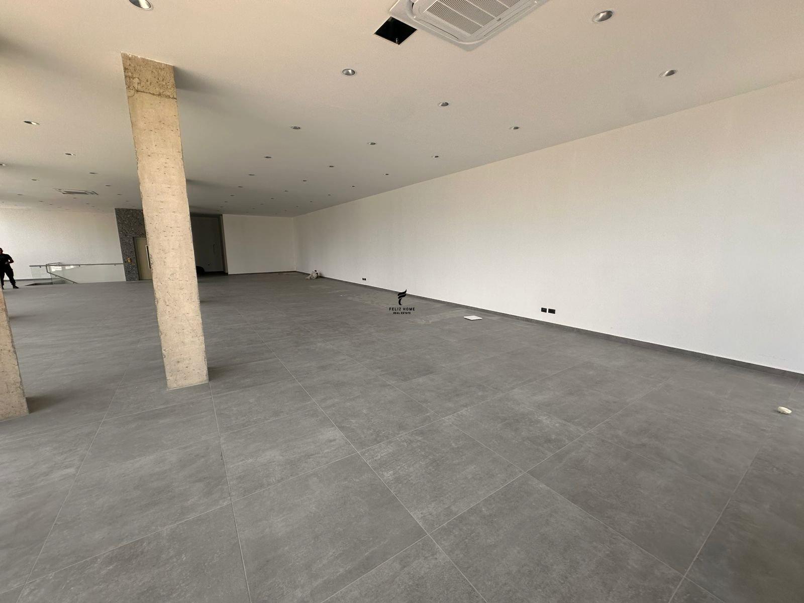 MAGAZINE ME QERA 260 M2 VORE 2.000 EURO FH-73135 – Tiranë