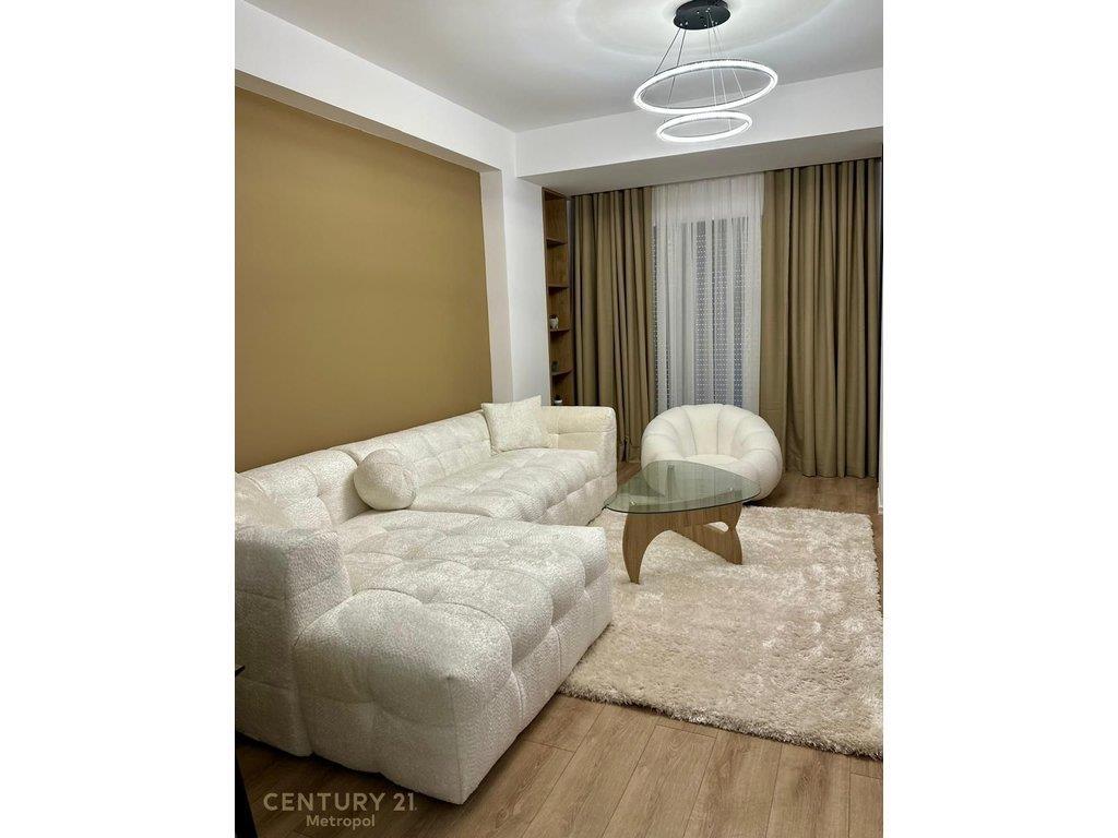 Shitet Apartament 1+1+ verandë në Rezidencën Kodra e Diellit – Tiranë - 1