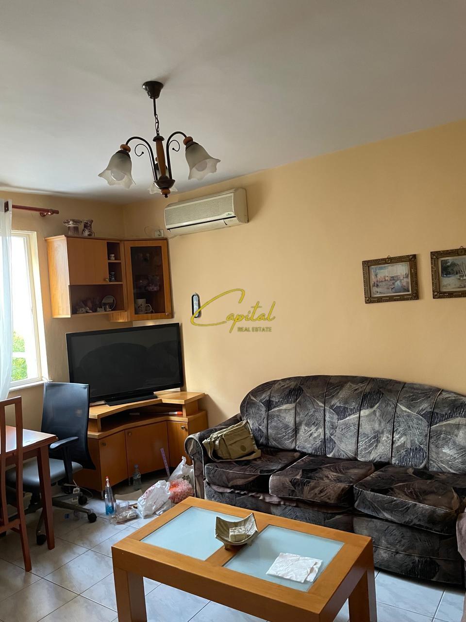 APARTAMENT ME QIRA 2+1 ISH TREGU ELEKTRIK 60.000 LEKE – Tiranë - 1