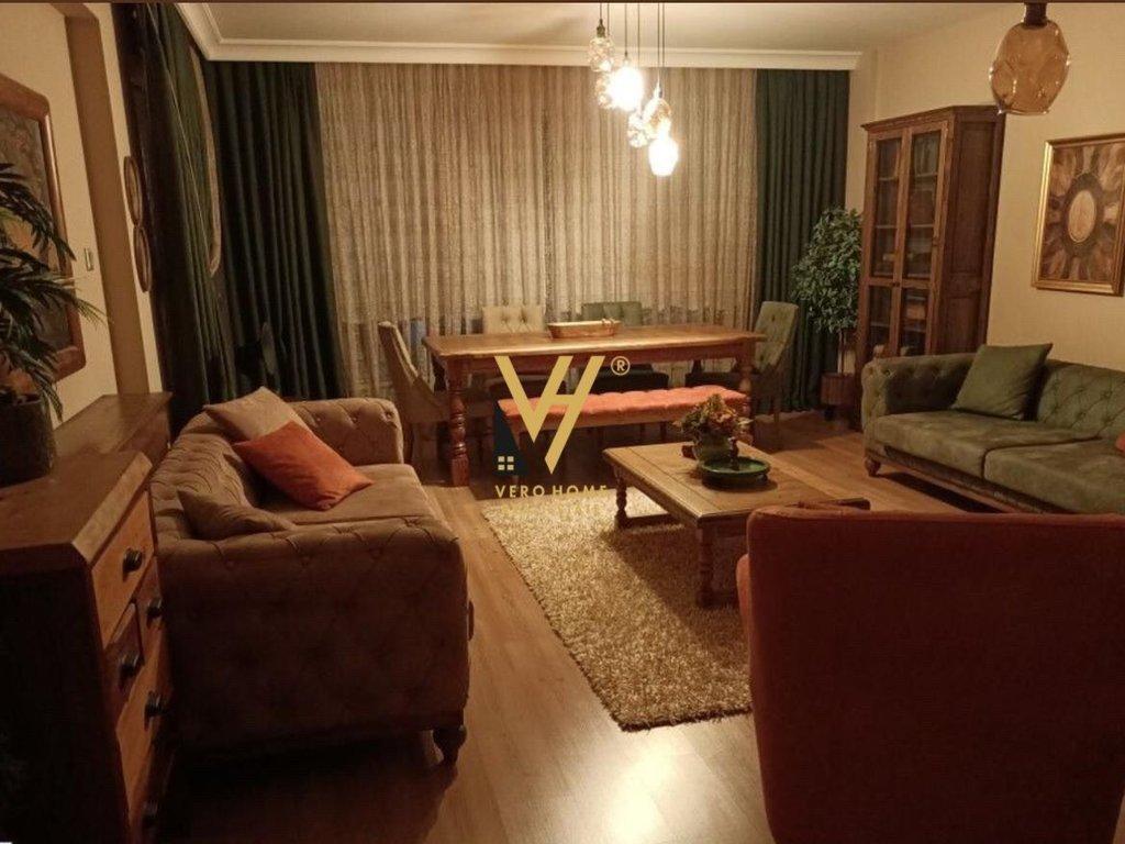 JEPET APARTAMENT 2+1+BLK ME QIRA, 21 DHJETORI, 650 EURO – Tiranë