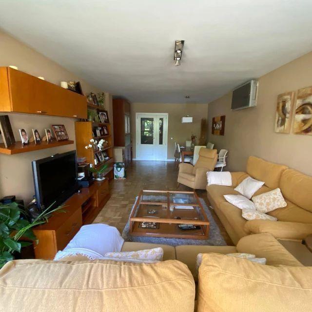 SHITET VILE 300M2 TUFINE 600.000 EURO – Tiranë