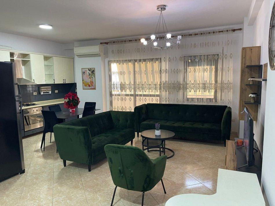 APARTAMENT ME QERA 2+1+2 KOMUNA E PARISIT 75.000 LEKE – Tiranë