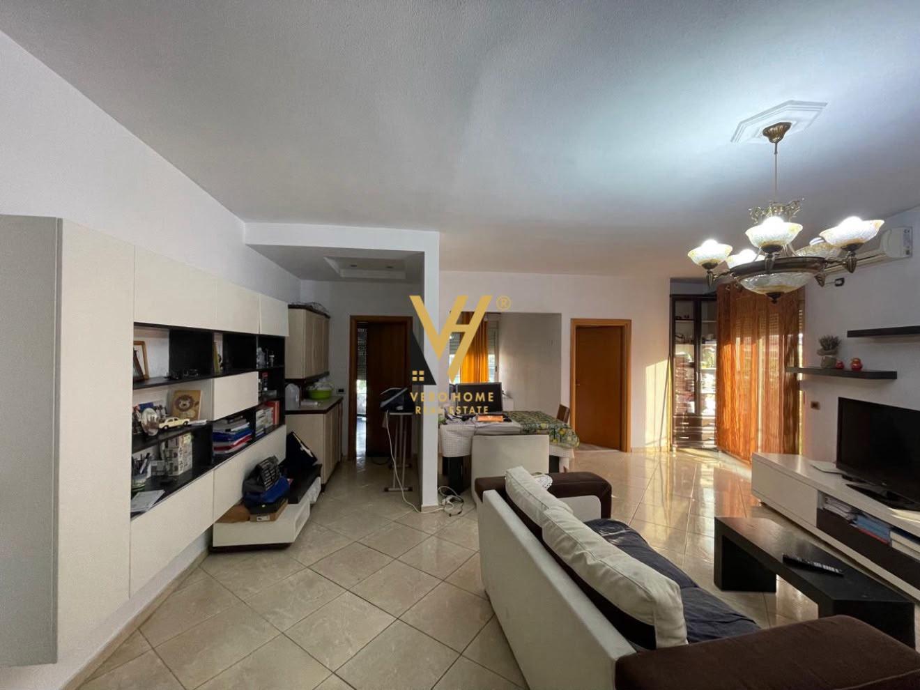 JEPET APARTAMENT 2+1+2+BLK ME QIRA KOMUNA E PARISIT 60.000 L – Tiranë