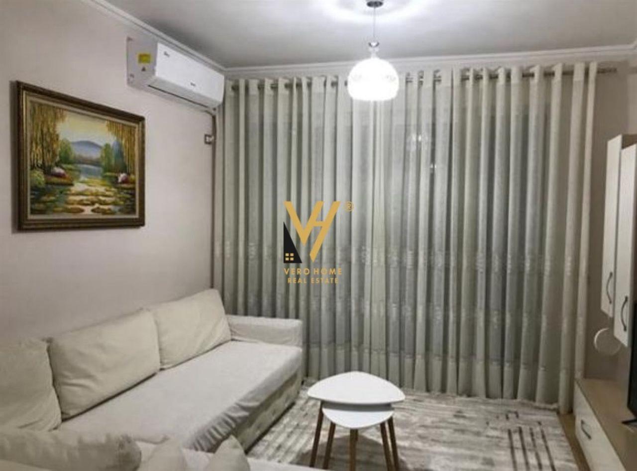 JEPET APARTAMENT 1+1+BLK ME QERA NE YZBERISHT 500 EURO – Tiranë