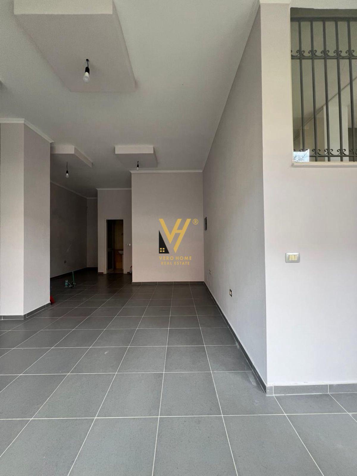 JEPET DYQAN 50 M2 ME QERA TE BUNKART 400 EURO – Tiranë