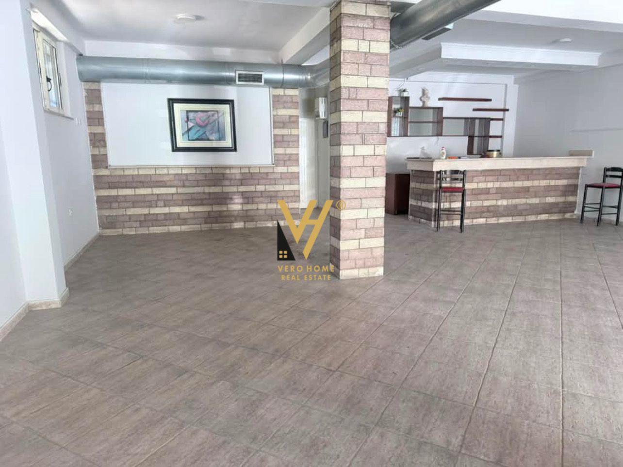 JEPET DYQAN 185 M2 ME QERA TE RRUGA E BURGUT 1.500 EURO – Tiranë - 1