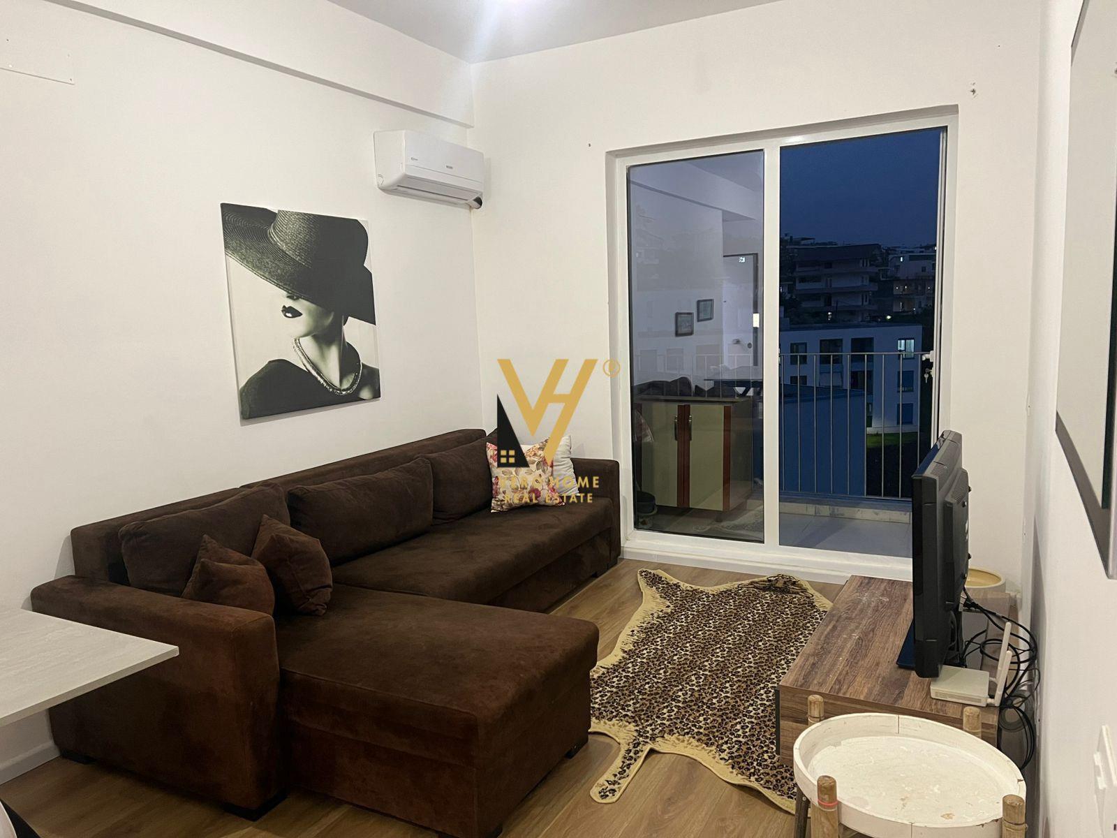 JEPET APARTAMENT 1+1+BLK ME QERA TEK OXA, FRESKU 400 EURO – Tiranë