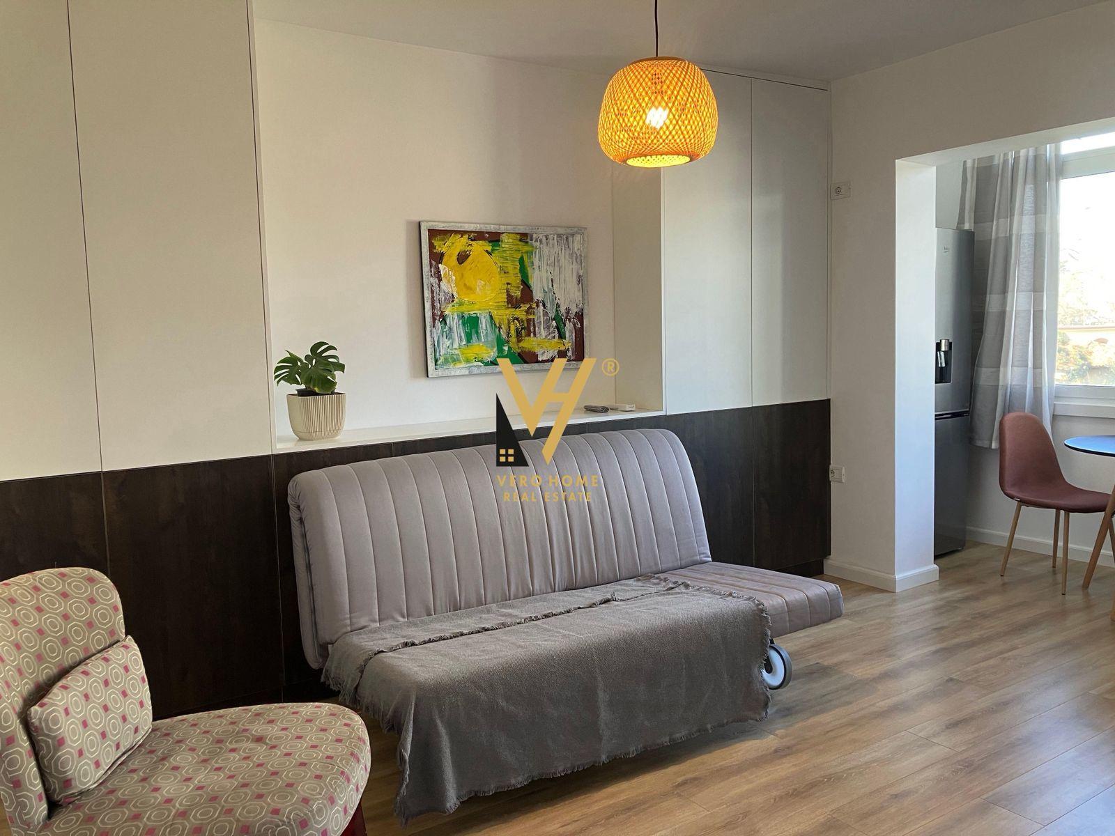 JEPET STUDIO 35 M2 ME QERA NE QENDER 50.000 LEKE – Tiranë