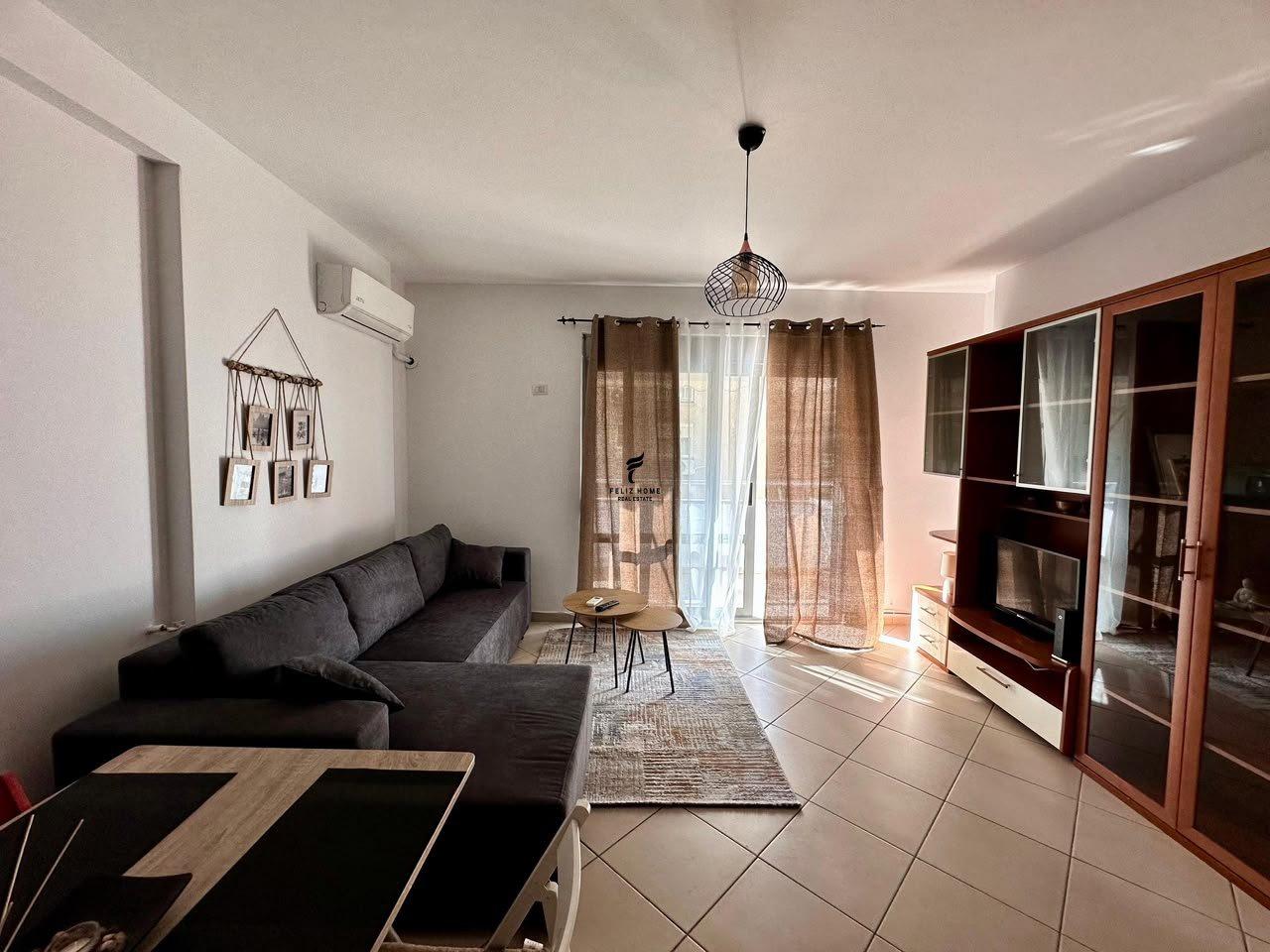 APARTAMENT ME QERA 1+1 MYSLYM SHYRI 70.000 LEKE FH-97570 – Tiranë