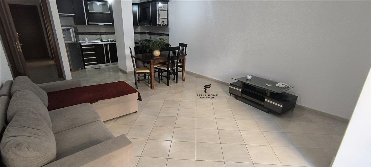 ZYRE ME QERA 130 M2 KOMUNA E PARISIT 1.200 EURO – Tiranë - 1