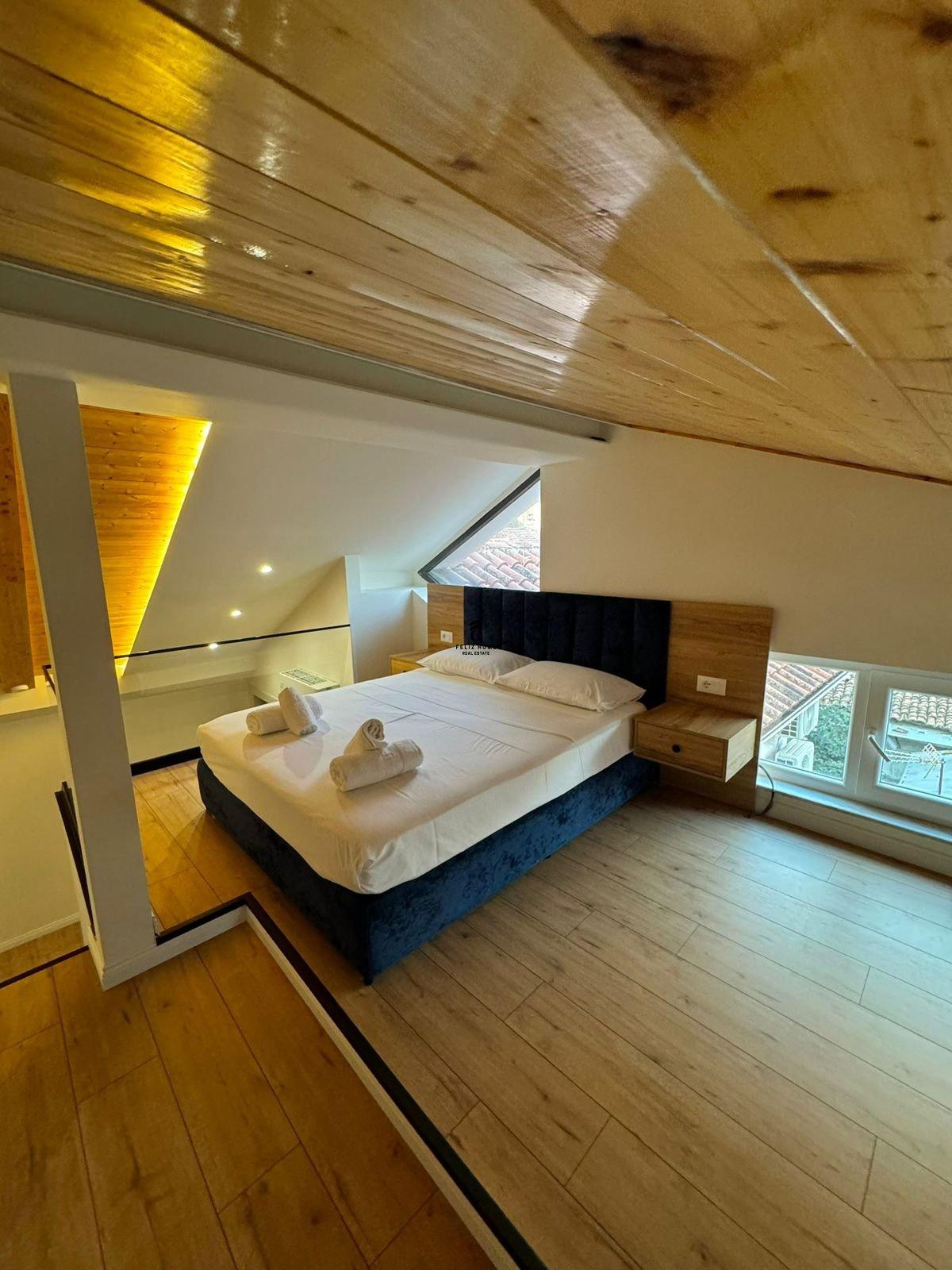 HOTEL ME QERA 3 KATESH 9-KATESHET 1.000.000 LEKE FH-70218 – Tiranë