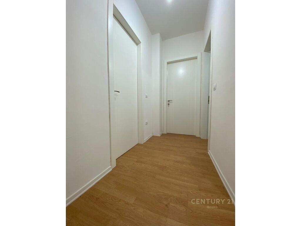 ME QIRA APARTAMENT 2+1 ME POST PARKIMI PER ZYRA PRANE RRUGES – Tiranë - 1