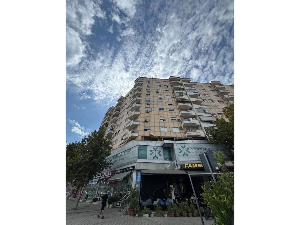 0692268458 Shitet, Apartament 2+1+2, Unaza e Re, Tirane – Tiranë
