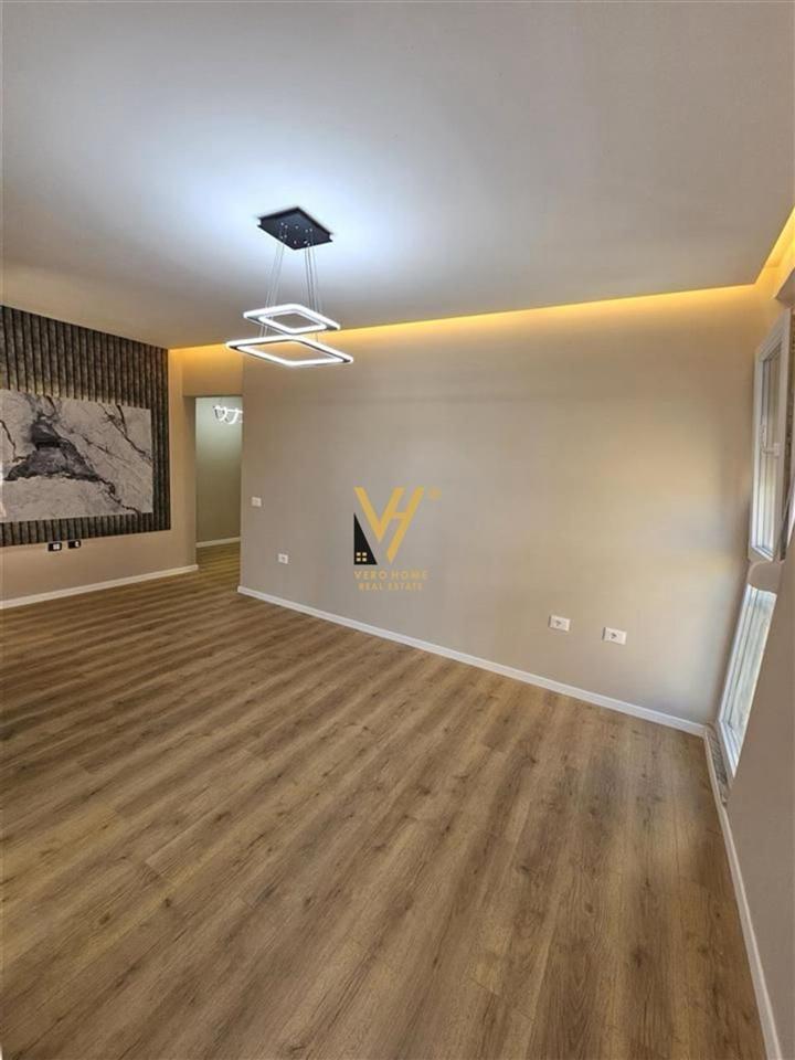 SHITET APARTAMENT 2+1+BLK TE PAZARI I RI 195.000 EURO – Tiranë