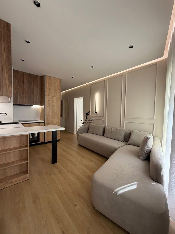 APARTAMENT ME QERA 1+1 ALI DEMI 50.000 LEKE FH-99048 – Tiranë