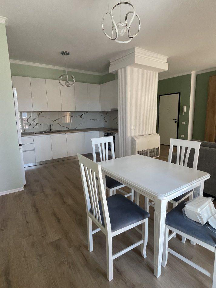 APARTAMENT ME QERA 2+1 MYSLYM SHYRI 1.150 EURO – Tiranë