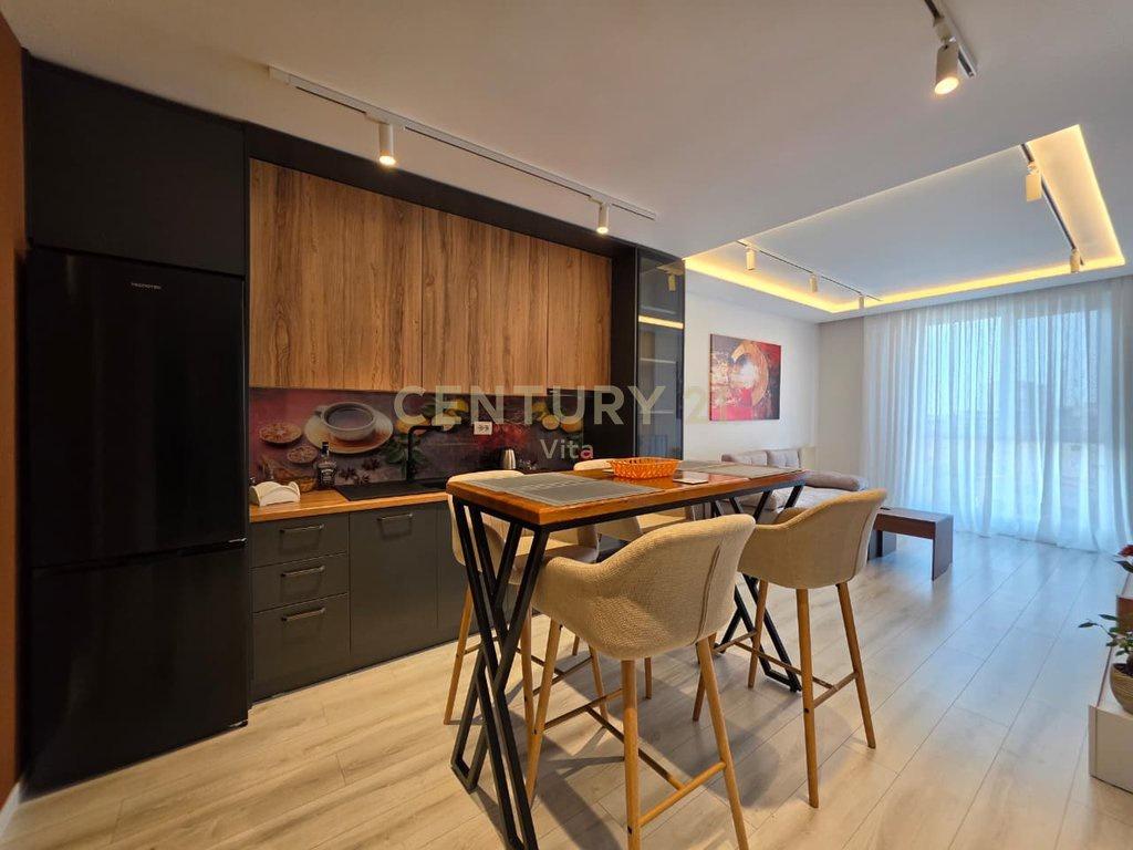 0698244160 APARTAMENT LUKSOZ 1+1 ME QIRA – ZONA UJËSJELLËSI, – Durrës