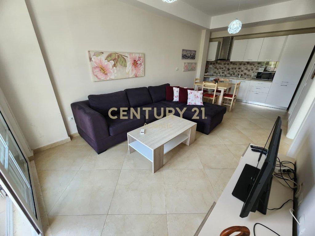 Shitet apartament 1+1 në kompleksin turistik-rezidencial Lur – Durrës