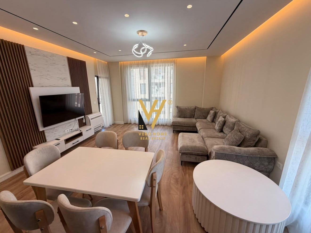 JEPET APARTAMENT 3+1+2 BLK ME QIRA NE PORCELAN 1.000 EURO – Tiranë