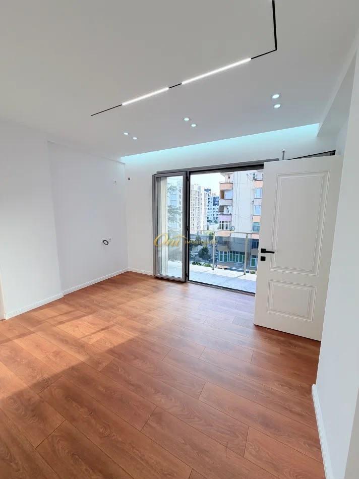 21 DHJETORI APARTAMENT PER SHITJE 1+1 – Tiranë - 1