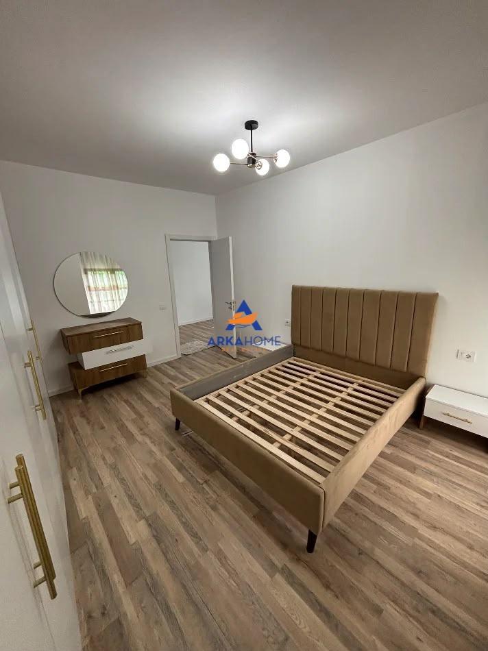 JEPET APARTMENT ME QERA 1+1+BALLKON "RRUGA 5 MAJ" 60.000 LEK – Tiranë