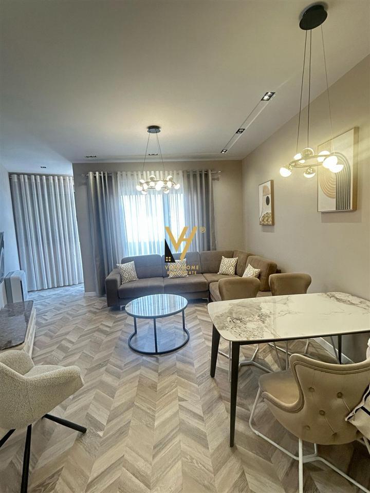 JEPET APARTAMENT 2+1+BLK ME QERA NE QENDER 1.200 EURO – Tiranë
