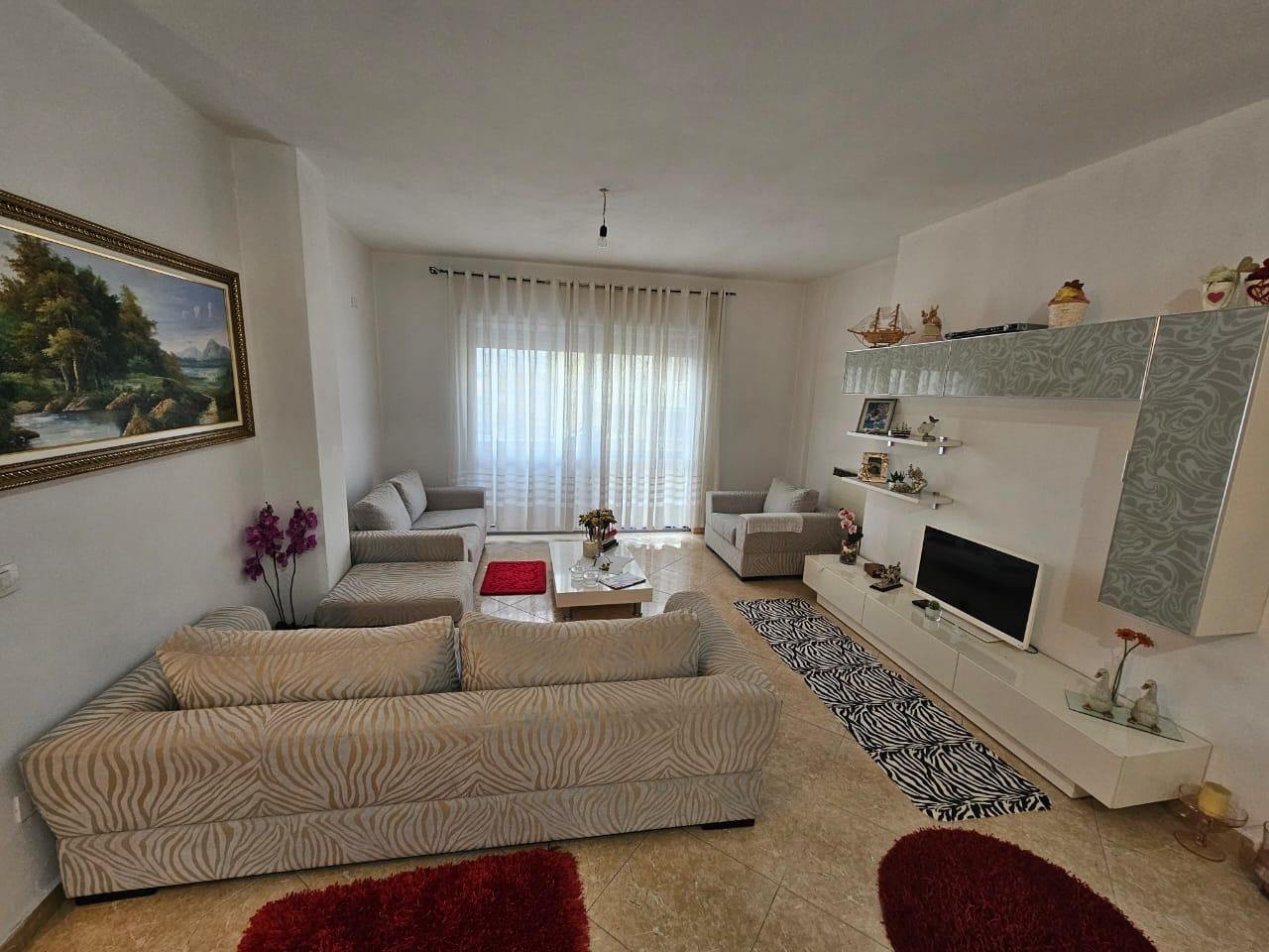 SHITET APARTAMENT 2+1+2 NË PLAZH – Durrës