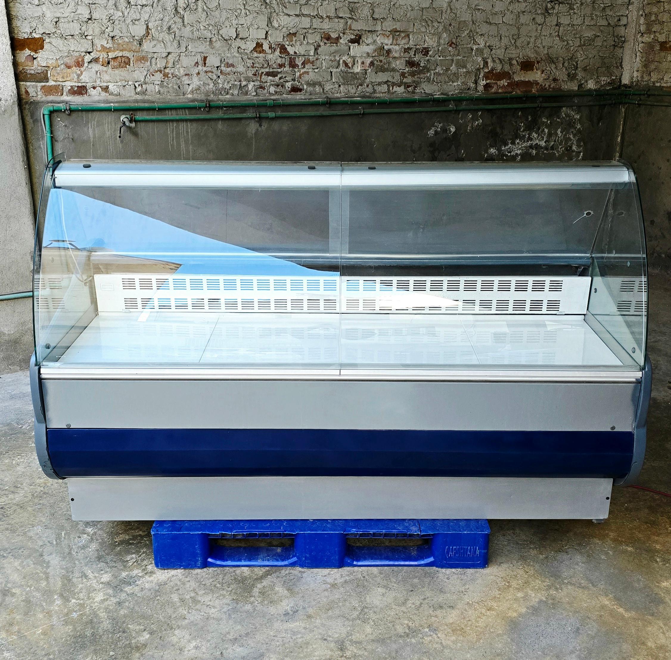 👉FRIGORIFER FRESKUES EKSPOZITOR 200X90!!!! – Durrës