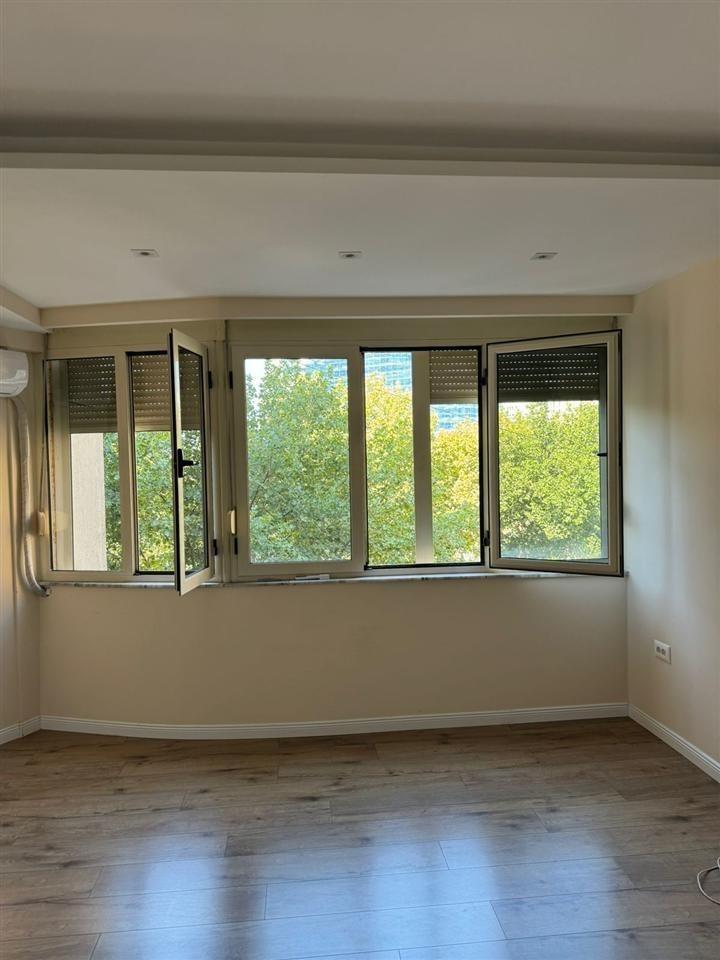 ZYRE ME QERA 80 M2 9-KATSHET 1.200 EURO – Tiranë
